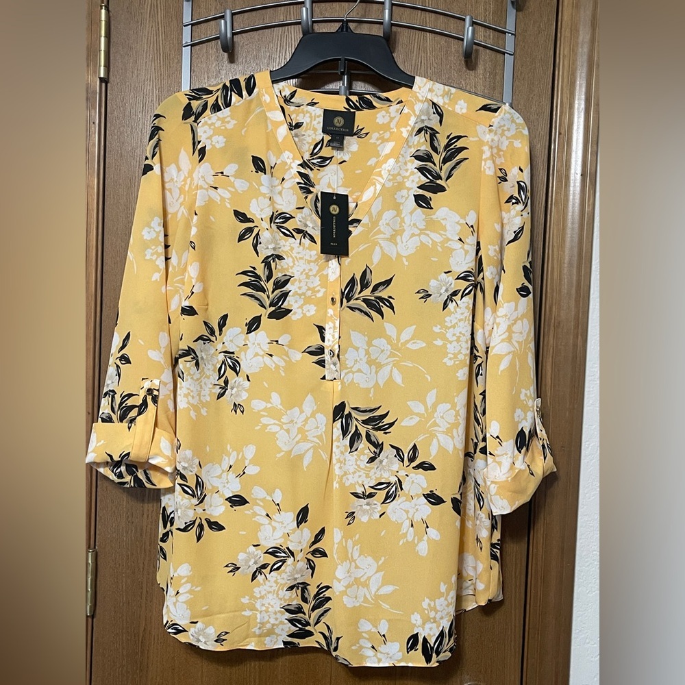JM Collection plus size Floral Print roll tab sleeve top size 1X